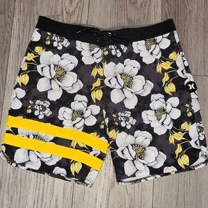 Hurley Men's Black and Yellow Floral Board Shorts